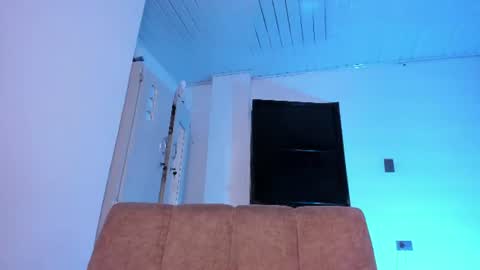 cj_davis1 online show from July 18, 9:35 am