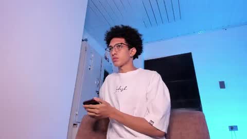 cj_davis1 online show from July 19, 8:51 am
