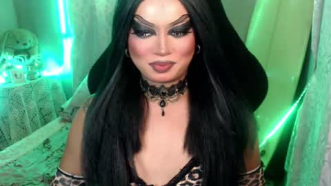 Snapshot of cj_parker69 chatting on June 18, 2:21 pm QUEEN CESS online show from June 18, 2:21 pm