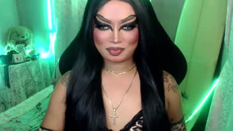 Snapshot of cj_parker69 chatting on June 29, 3:23 pm QUEEN CESS online show from June 29, 3:23 pm