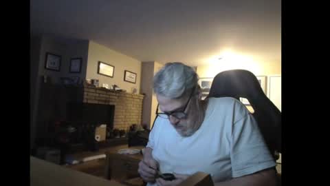 Snapshot of cjscout chatting on December 16, 8:52 am cjscout online show from December 16, 8:52 am