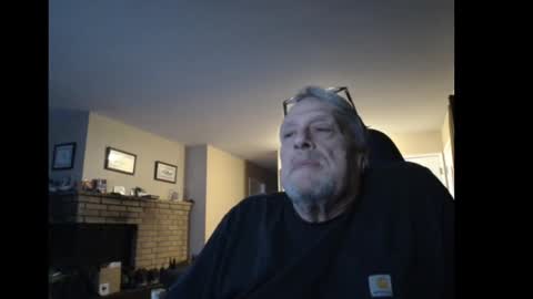 Snapshot of cjscout chatting on December 19, 8:02 am cjscout online show from December 19, 8:02 am