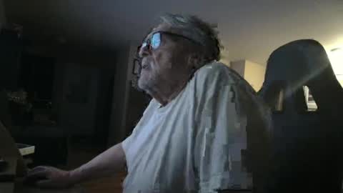 Snapshot of cjscout chatting on January 4, 6:41 am cjscout online show from January 4, 6:41 am