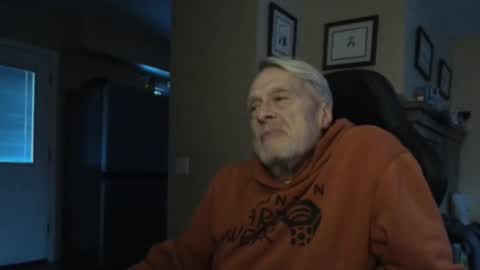 Snapshot of cjscout chatting on November 13, 1:37 am cjscout online show from November 13, 1:37 am