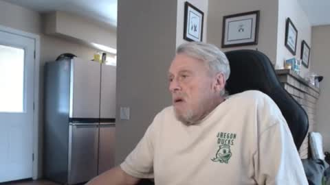 Snapshot of cjscout chatting on November 14, 11:02 pm cjscout online show from November 14, 11:02 pm