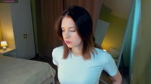 Lily online show from May 2, 5:45 am