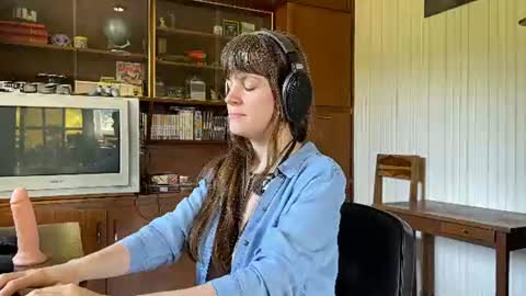 Claire Moulin online show from July 22, 11:35 am