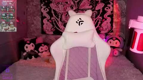 Snapshot of clairefaers chatting on December 18, 2:45 pm Claire Faers online show from December 18, 2:45 pm