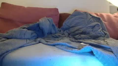 Snapshot of clamk454 chatting on February 20, 2:18 am clamk454 online show from February 20, 2:18 am