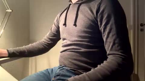 clamshive7 online show from October 25, 5:19 pm