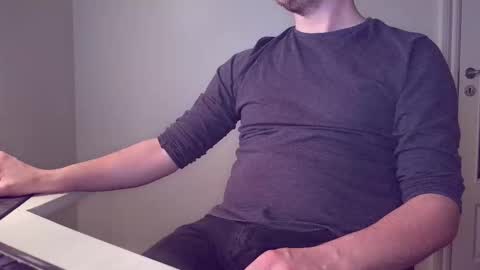 clamshive7 online show from February 19, 8:38 pm