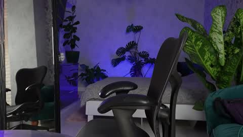 Clara online show from December 2, 7:09 pm