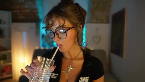 Snapshot of clara_smile chatting on February 13, 1:29 am Clara smile online show from February 13, 1:29 am