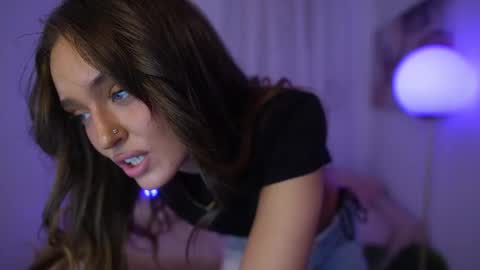 Snapshot of clara_smile chatting on November 30, 8:13 pm Clara smile online show from November 30, 8:13 pm