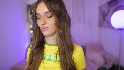 Snapshot of clara_smile chatting on December 3, 7:34 pm Clara smile online show from December 3, 7:34 pm