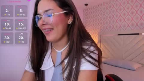 Snapshot of clara_ward chatting on June 11, 2:53 am C L A R A online show from June 11, 2:53 am