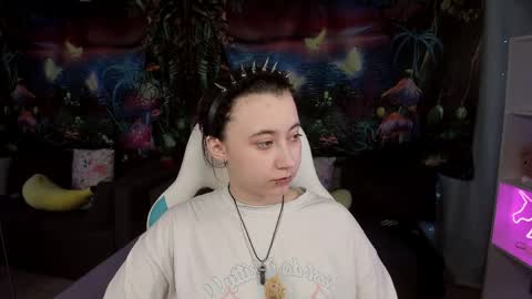 Snapshot of clarabenson chatting on April 14, 3:01 am clarabenson online show from April 14, 3:01 am