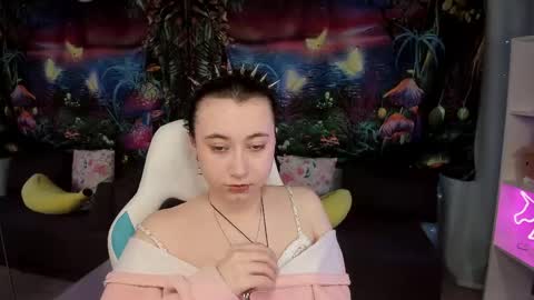 Snapshot of clarabenson chatting on April 15, 1:23 am clarabenson online show from April 15, 1:23 am