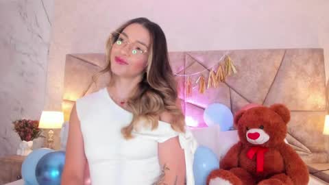 Snapshot of claradelmar_ chatting on June 9, 10:16 am Clara del mar online show from June 9, 10:16 am
