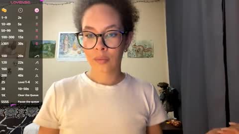 Snapshot of claralipinski chatting on March 5, 1:07 pm Selena online show from March 5, 1:07 pm