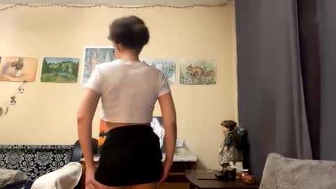 Snapshot of claralipinski chatting on March 25, 12:44 pm Selena online show from March 25, 12:44 pm