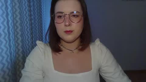 Clara online show from May 10, 5:07 pm
