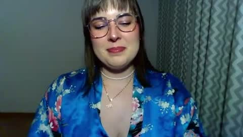 Snapshot of claralovely chatting on July 22, 9:17 pm Clara online show from July 22, 9:17 pm