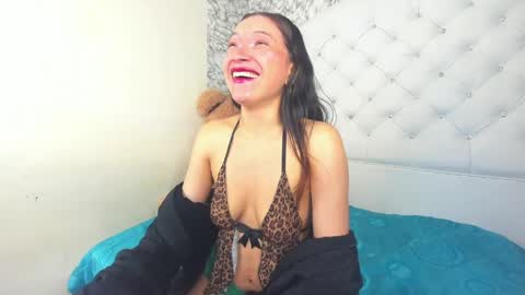 Snapshot of clarita_hills chatting on May 28, 7:11 pm Clarita hill online show from May 28, 7:11 pm