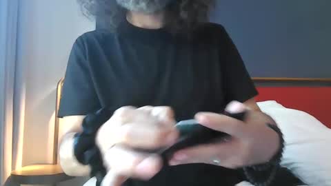 Snapshot of clarkbent2 chatting on October 1, 12:11 pm clarkbent2 online show from October 1, 12:11 pm