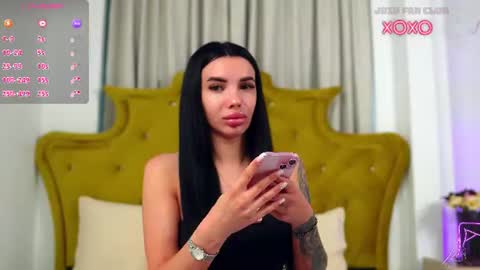 Snapshot of classybarby__ chatting on June 18, 3:40 am Velma online show from June 18, 3:40 am