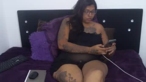 claudine valencia online show from December 14, 7:18 pm