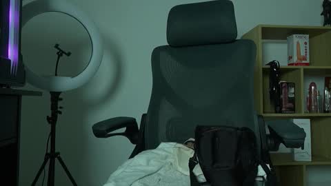 Snapshot of cleeoadams_ chatting on December 2, 4:51 am Cleo Adams online show from December 2, 4:51 am