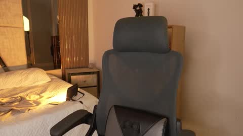 Snapshot of cleeoadams_ chatting on December 3, 4:42 am Cleo Adams online show from December 3, 4:42 am