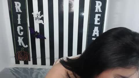 Snapshot of clementine_t chatting on October 29, 2:41 pm Clementine online show from October 29, 2:41 pm