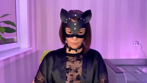 Snapshot of cleo_catra chatting on November 11, 5:35 pm cleo_catra online show from November 11, 5:35 pm