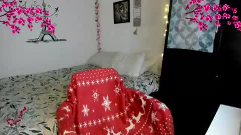 Snapshot of cleo_christmas chatting on July 9, 12:58 am cleo_christmas online show from July 9, 12:58 am