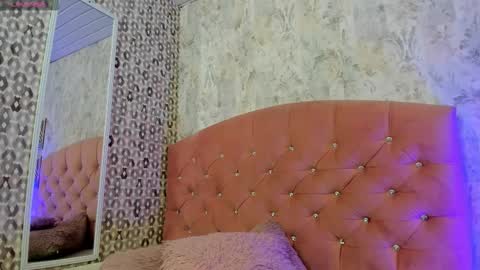 Snapshot of cleo_nilee chatting on October 28, 3:32 am cleo online show from October 28, 3:32 am