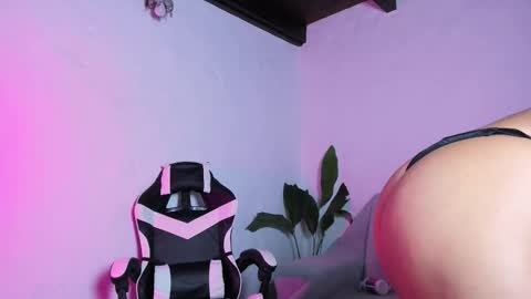 Snapshot of cleo_wildcat chatting on November 27, 8:38 am cleo_wildcat online show from November 27, 8:38 am