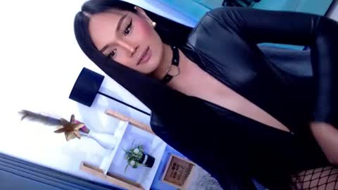 Cleo online show from June 28, 8:15 pm