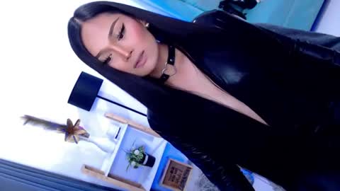 Cleo online show from July 13, 10:45 pm