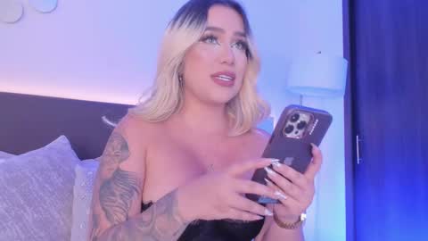 Snapshot of cleojhonson chatting on February 24, 4:05 am . Cleo Jhonson . online show from February 24, 4:05 am