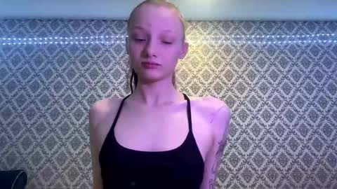 Cleo online show from December 19, 6:04 pm