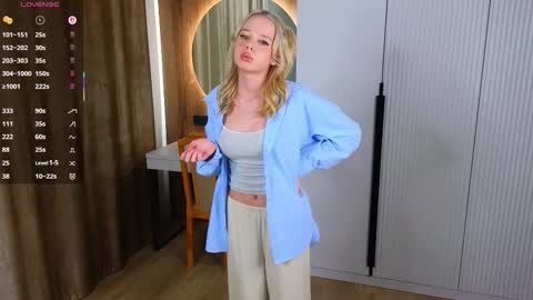 Snapshot of cletaunderkoffler chatting on November 15, 4:03 pm Aria online show from November 15, 4:03 pm