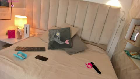 clhoe_johnson_ online show from October 25, 12:13 pm