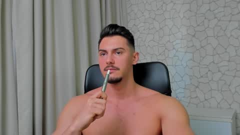 Snapshot of clintmasterss chatting on March 8, 9:28 am ClintMasterss online show from March 8, 9:28 am