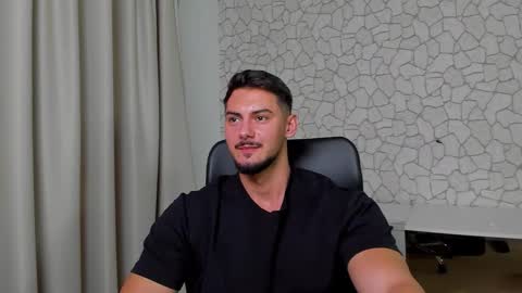 Snapshot of clintmasterss chatting on November 8, 5:18 am ClintMasterss online show from November 8, 5:18 am