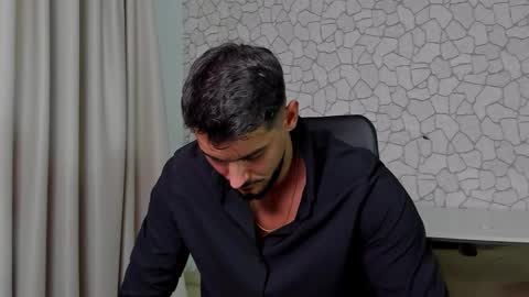 Snapshot of clintmasterss chatting on November 29, 5:43 am ClintMasterss online show from November 29, 5:43 am