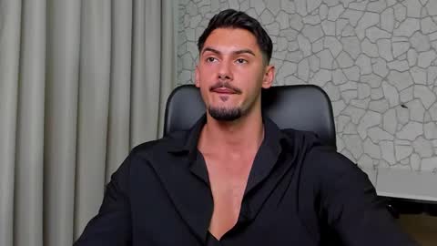 Snapshot of clintmasterss chatting on December 17, 6:08 am ClintMasterss online show from December 17, 6:08 am