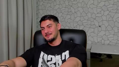 Snapshot of clintmasterss chatting on February 17, 6:21 am ClintMasterss online show from February 17, 6:21 am