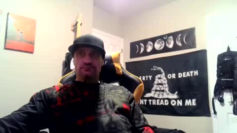 Snapshot of clintwood12 chatting on December 25, 7:35 am chad online show from December 25, 7:35 am